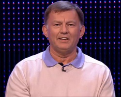 Les scored 14,000 in their cash builder
